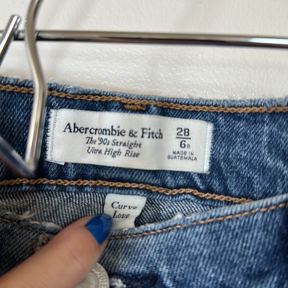 Abercrombie & Fitch Curve Love Jeans - Picture 2 of 4